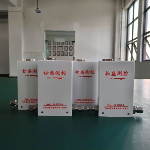 热式气体质量流量控制器 和PLC怎么连接使用呢？